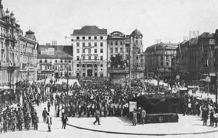 trg-bana-josipa-jelacica-prosinacke-zrtve_5c0788f929a5f