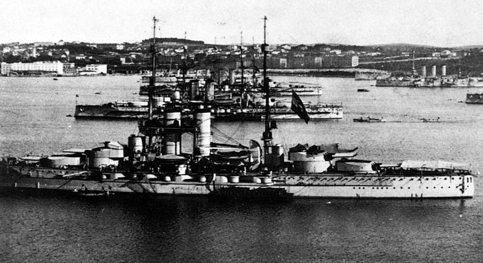 700px-Austro-Hungarian_Dreadnoughts_At_Pula